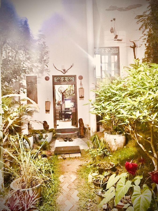 אונה ואטונה Pearl Villa Rooms And Hostel מראה חיצוני תמונה