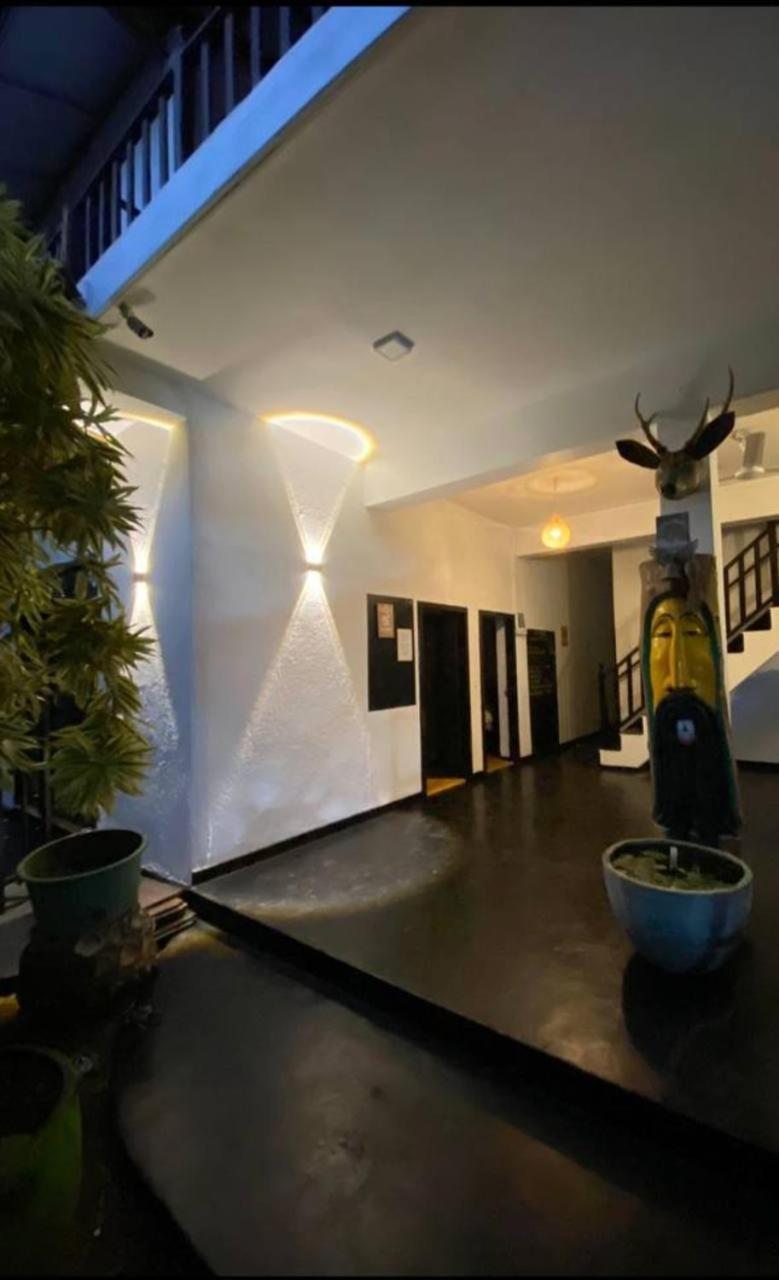 אונה ואטונה Pearl Villa Rooms And Hostel מראה חיצוני תמונה