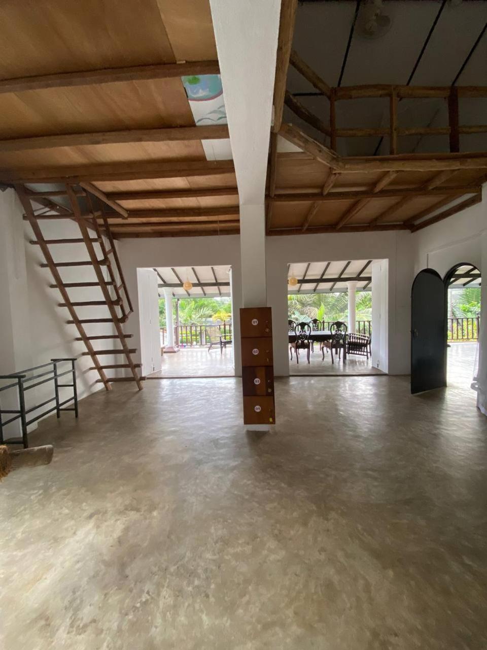 אונה ואטונה Pearl Villa Rooms And Hostel מראה חיצוני תמונה