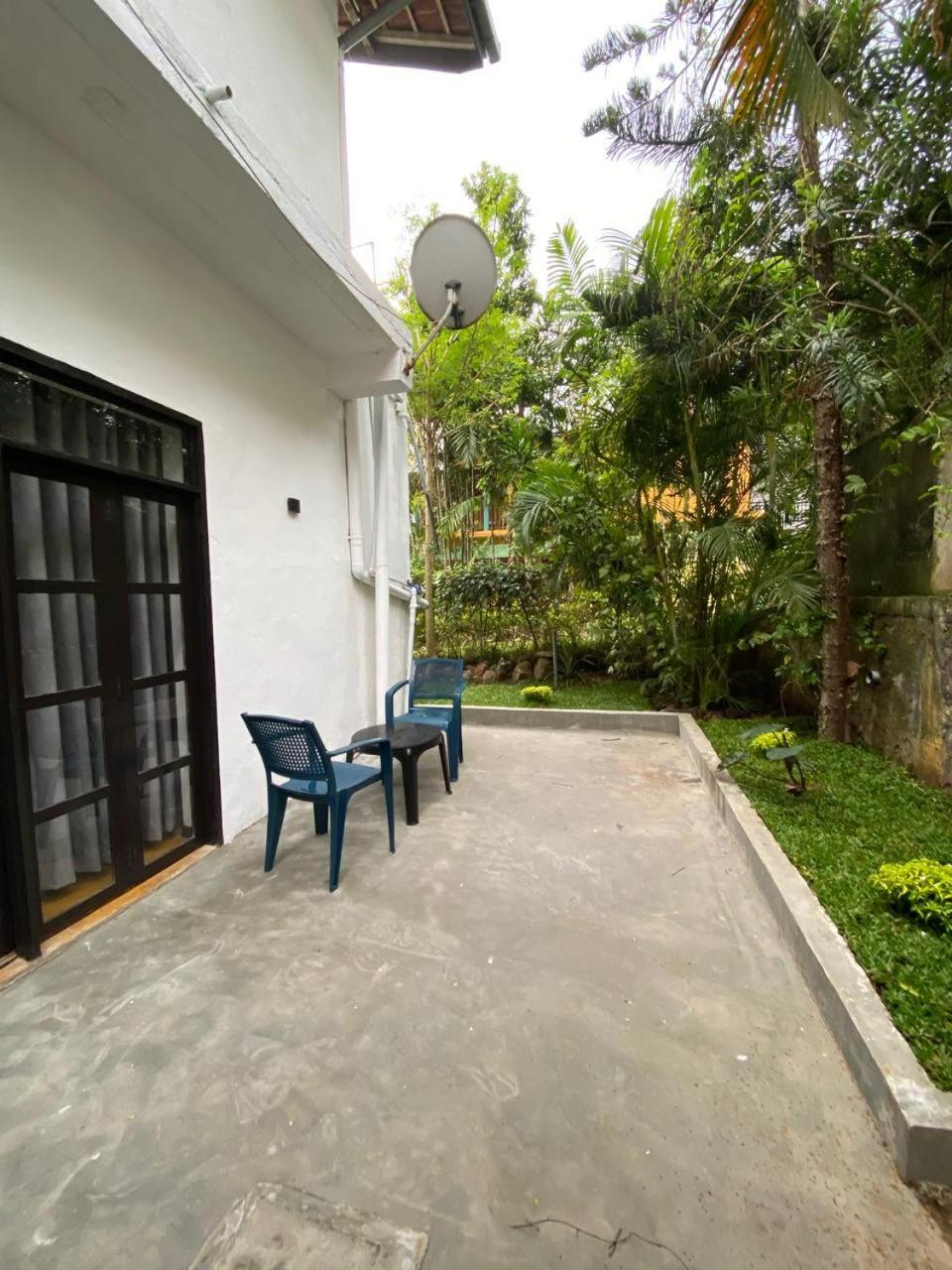 אונה ואטונה Pearl Villa Rooms And Hostel מראה חיצוני תמונה