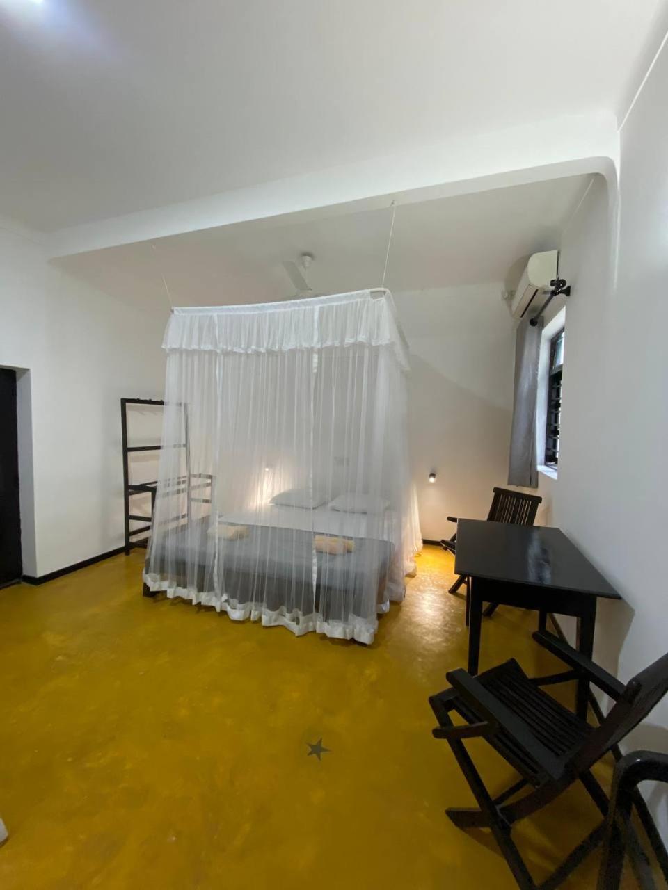 אונה ואטונה Pearl Villa Rooms And Hostel מראה חיצוני תמונה